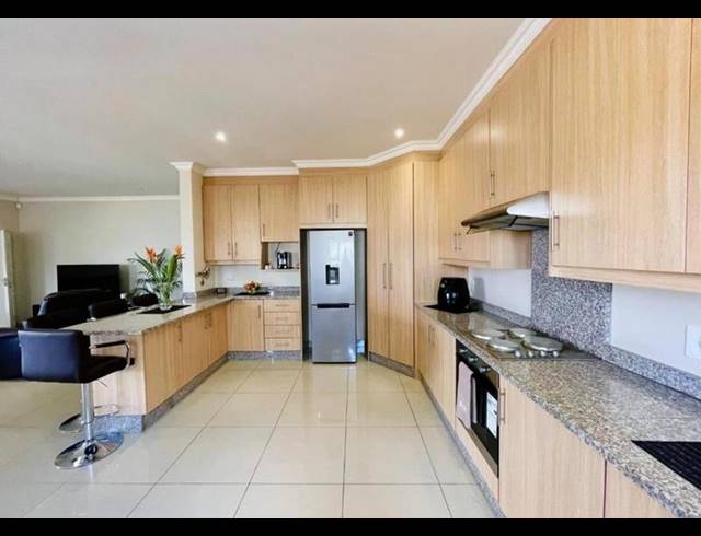 3 BEDROOM TOWNHOUSE FOR SALE IN OAKDENE